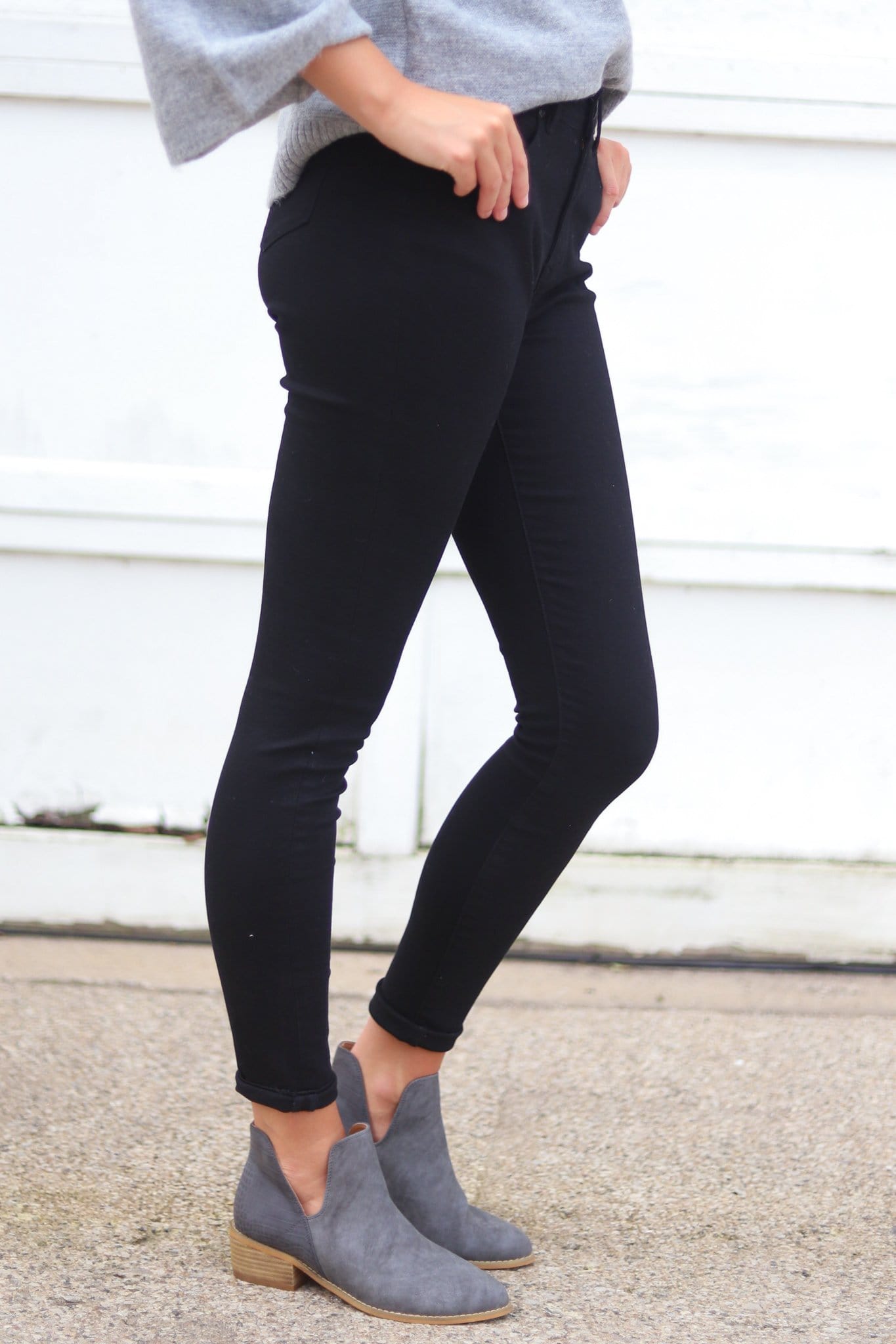 black skinny jeans
