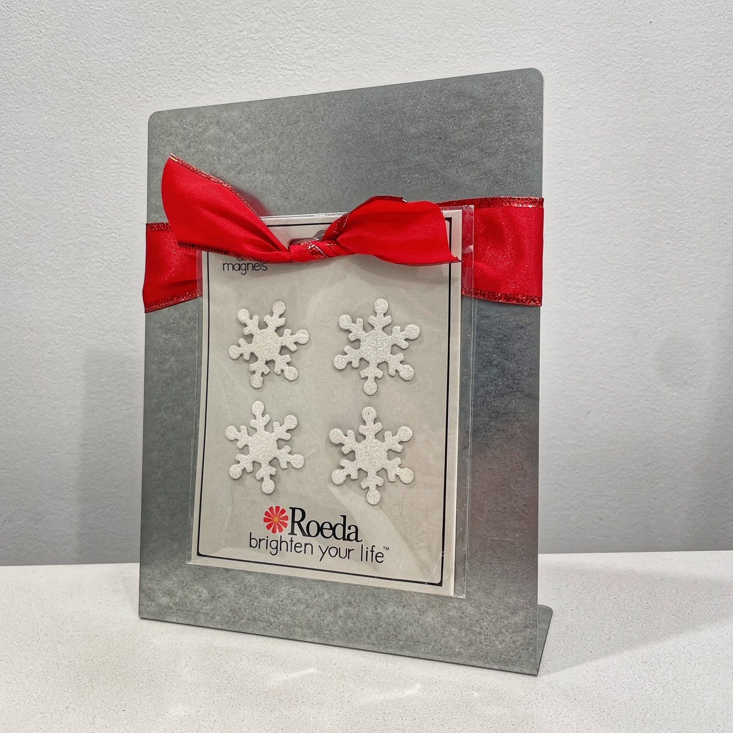 Easel w/Snowflakes Gift Bundle