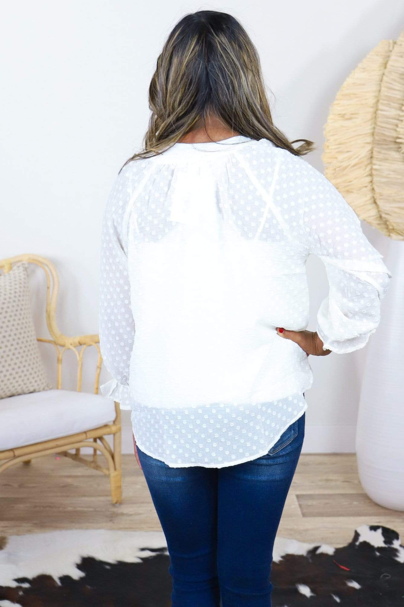 white textured dot 3/4 top