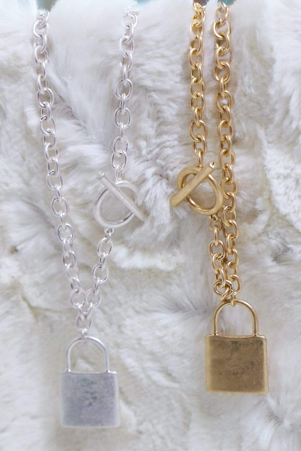 lock necklace 