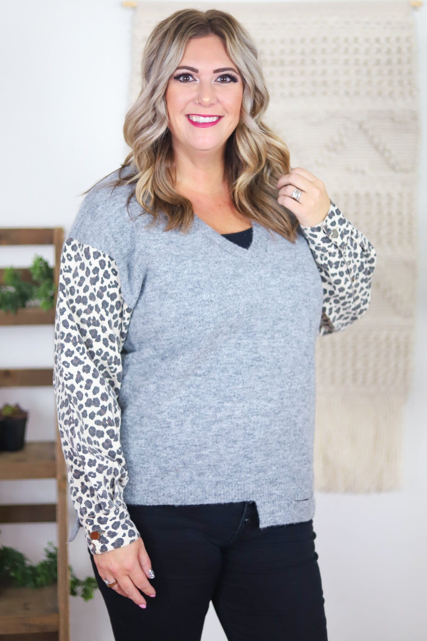 grey body leopard sleeve v-neck sweater 