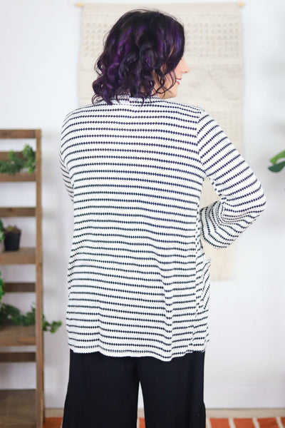 simple patterned black stripe cardigan back