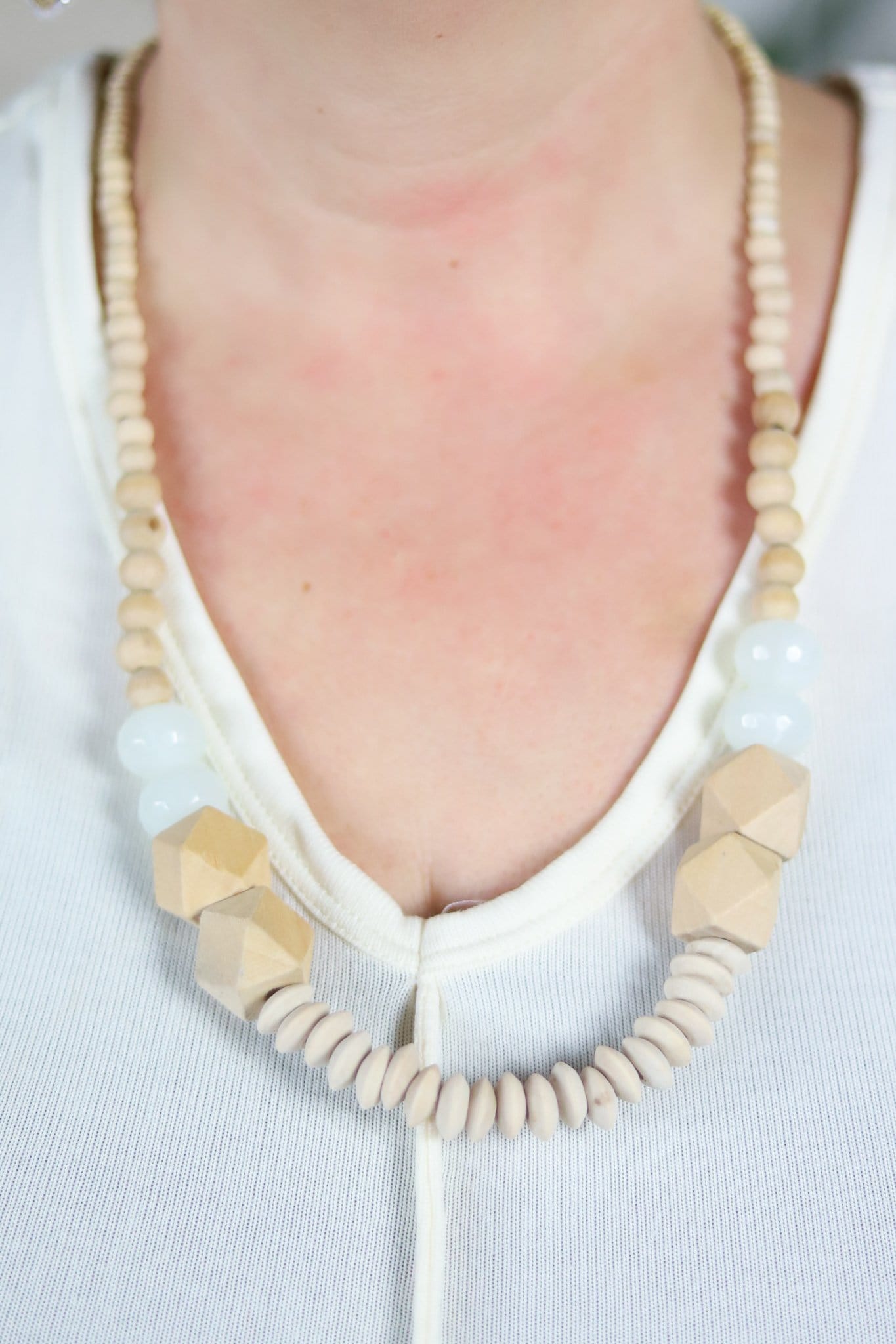 wooden beaded necklace with pearls 