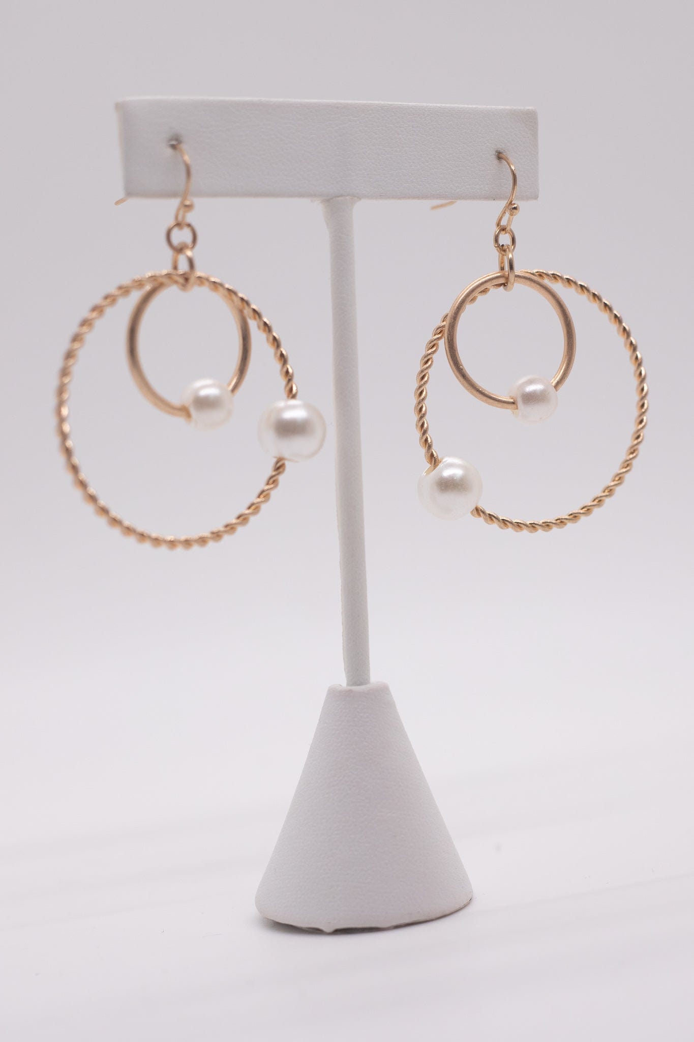 Dangle Circle Pearl Earring