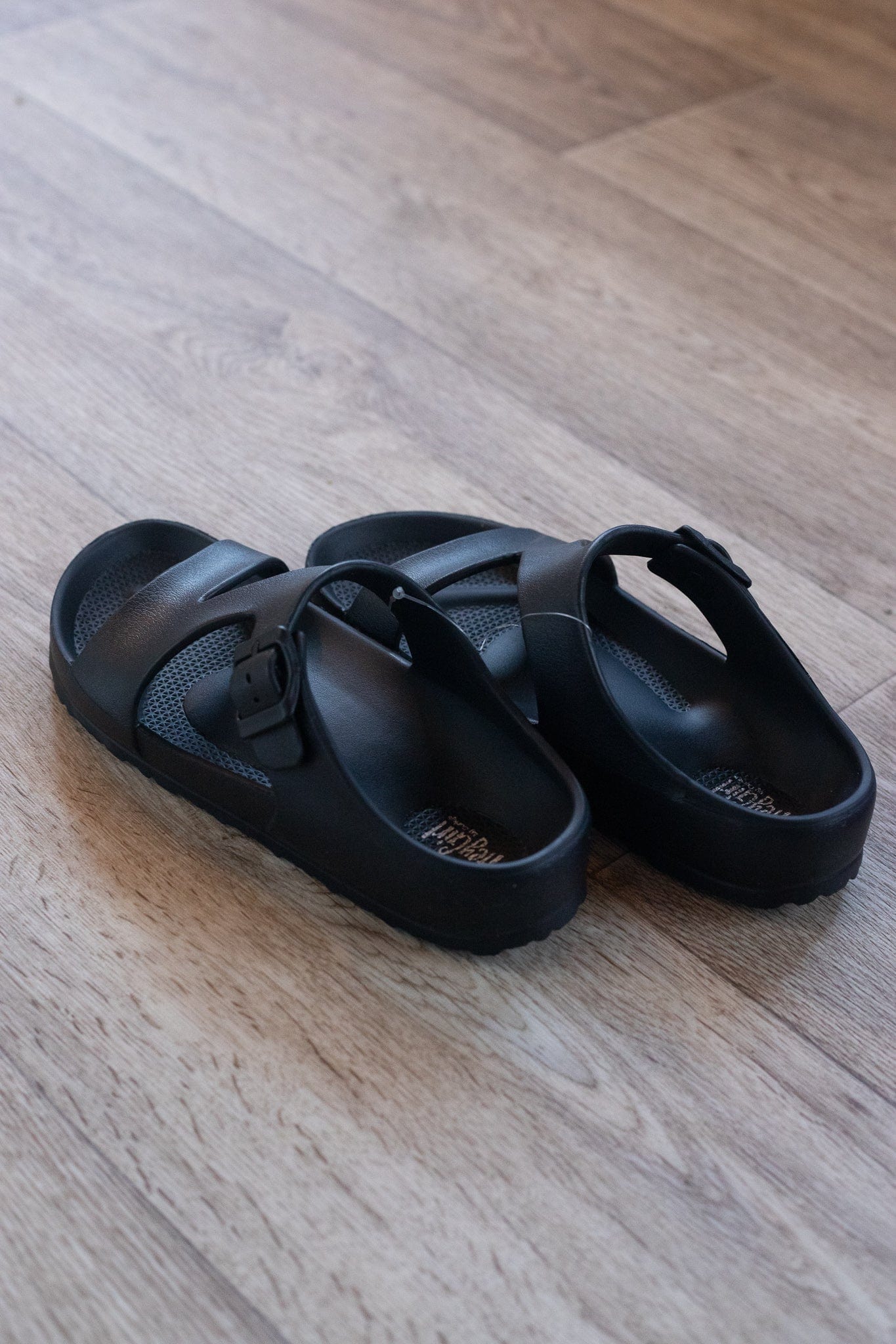 Pool Party Sandal - Black