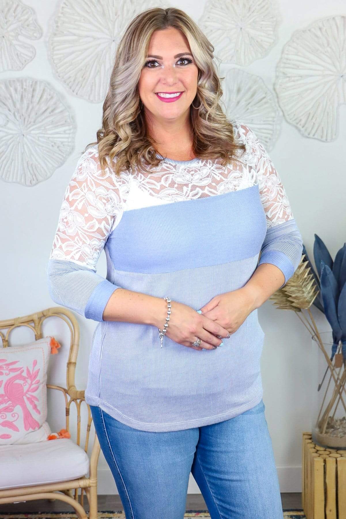 lace detail 3/4 sleeve top