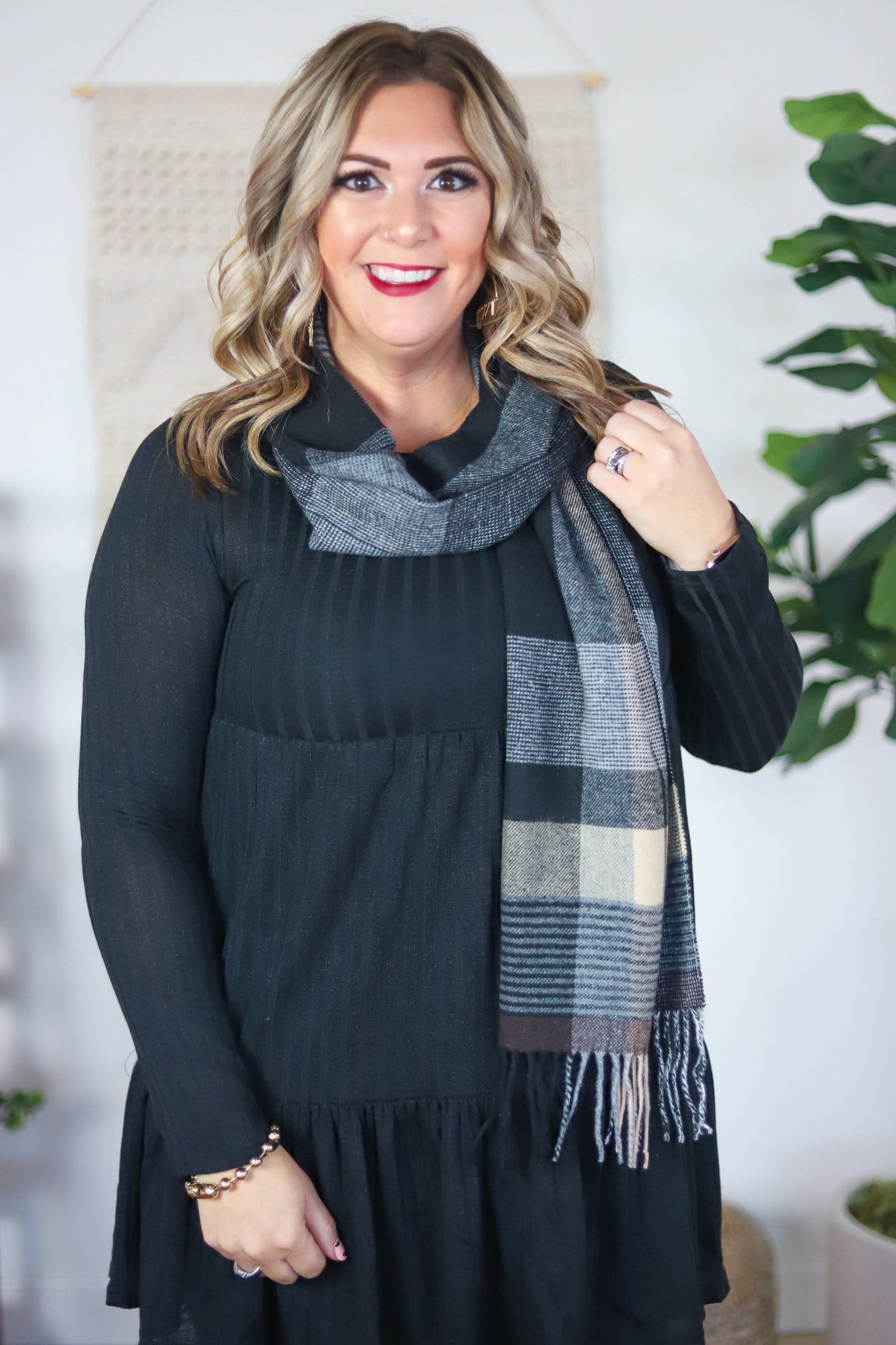 dark grey tan striped scarf 