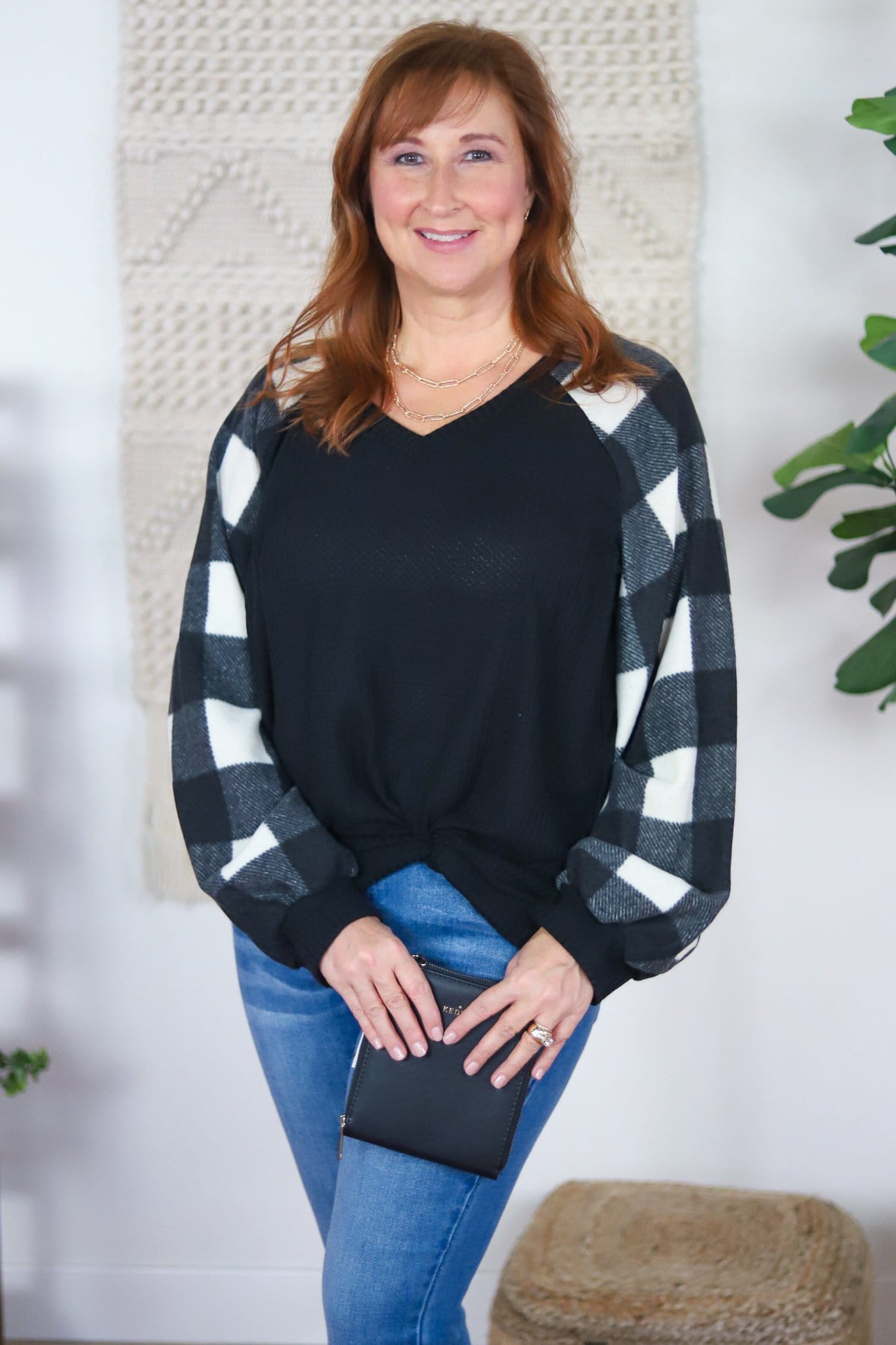 white and black plaid sleeve image 