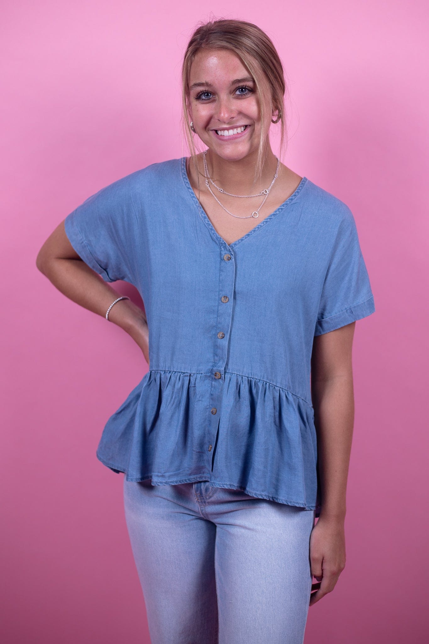 Short sleeve denim shirt with buttons