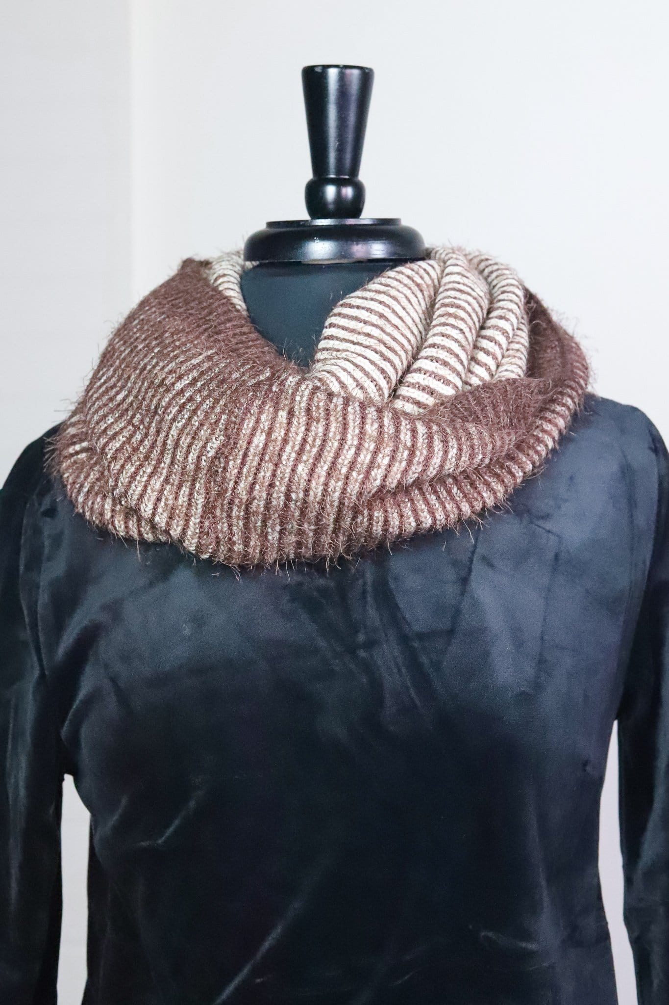 Feel Infinity Scarf