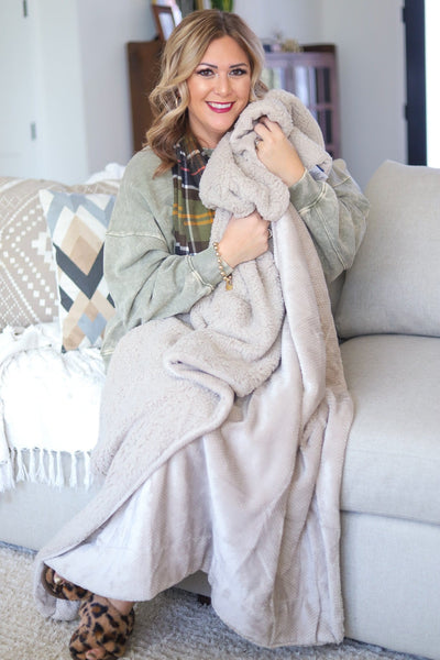 Jacquard Berber Solid Throw