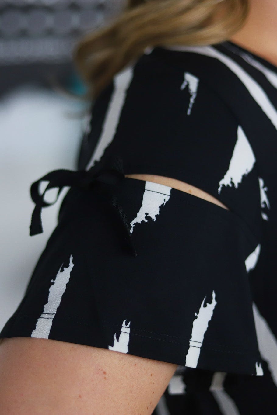 Brush Stroke Tie Sleeve Top