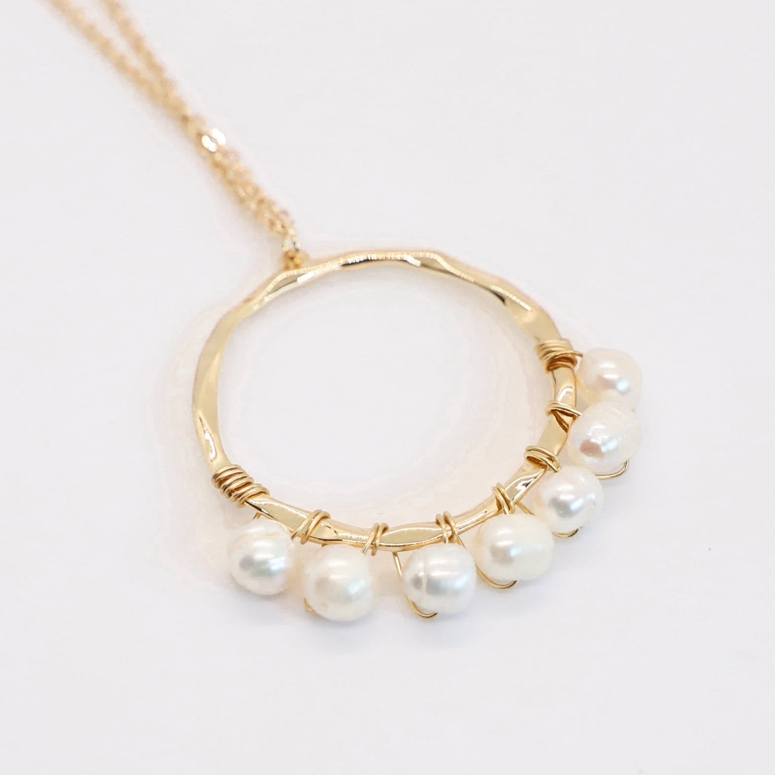 Pearl Trim Pendant Gold Necklace