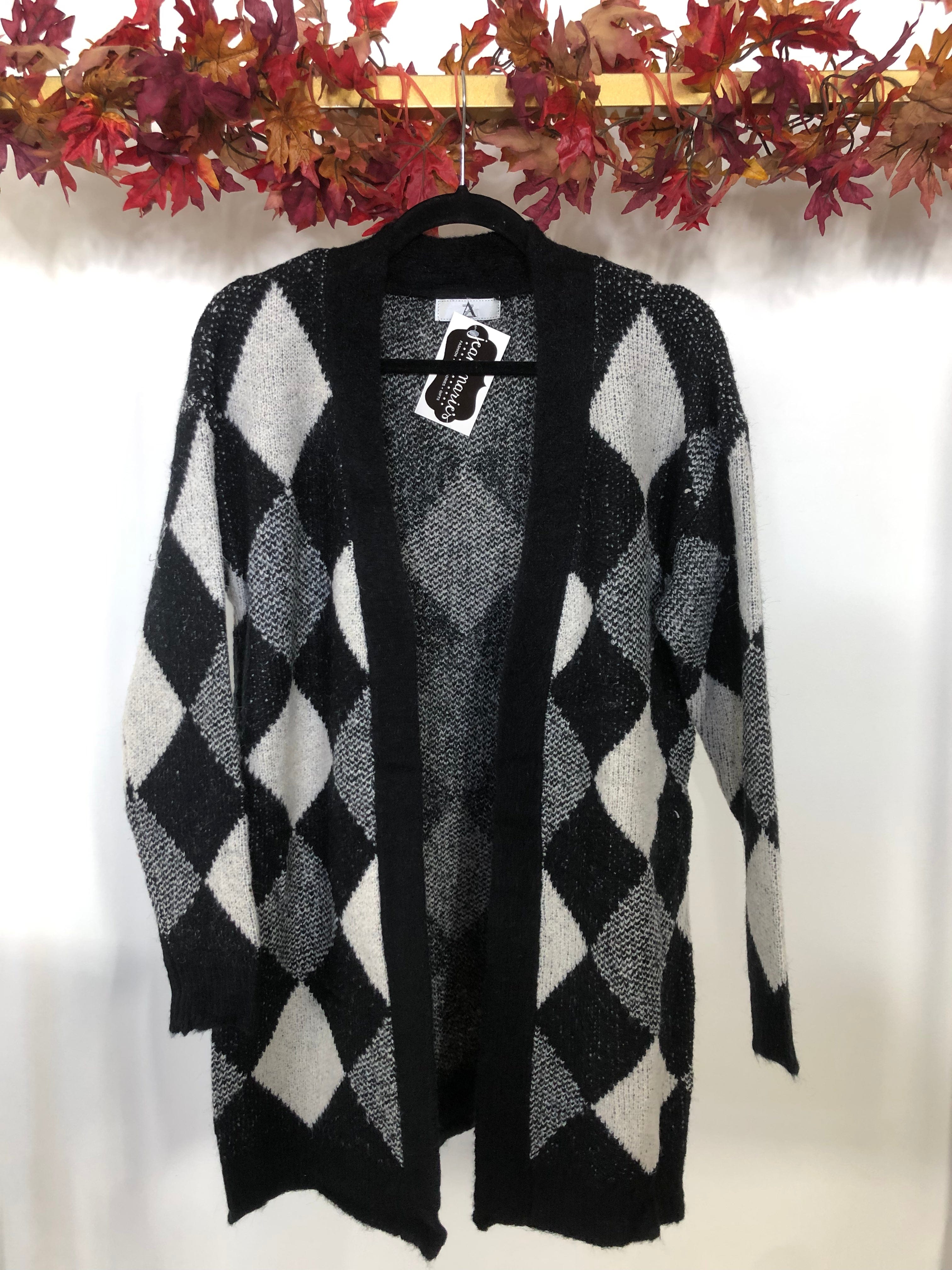 Black Diamond Pattern Cardigan