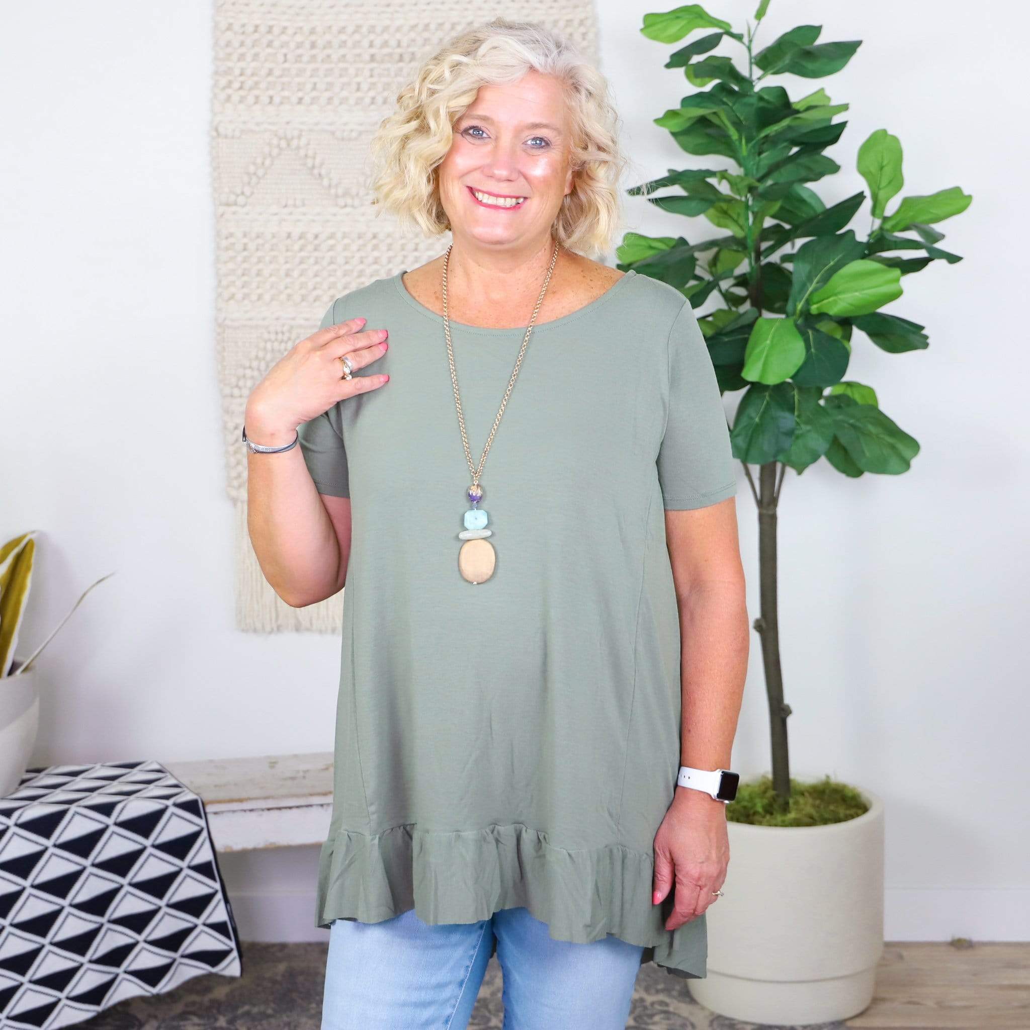 Solid Ruffle HI-Low Hem Top