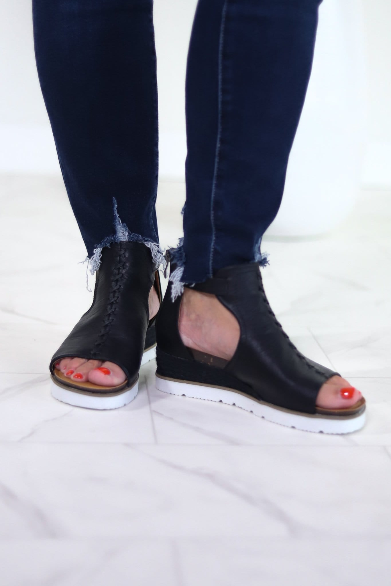 Black Sugar City Wedge