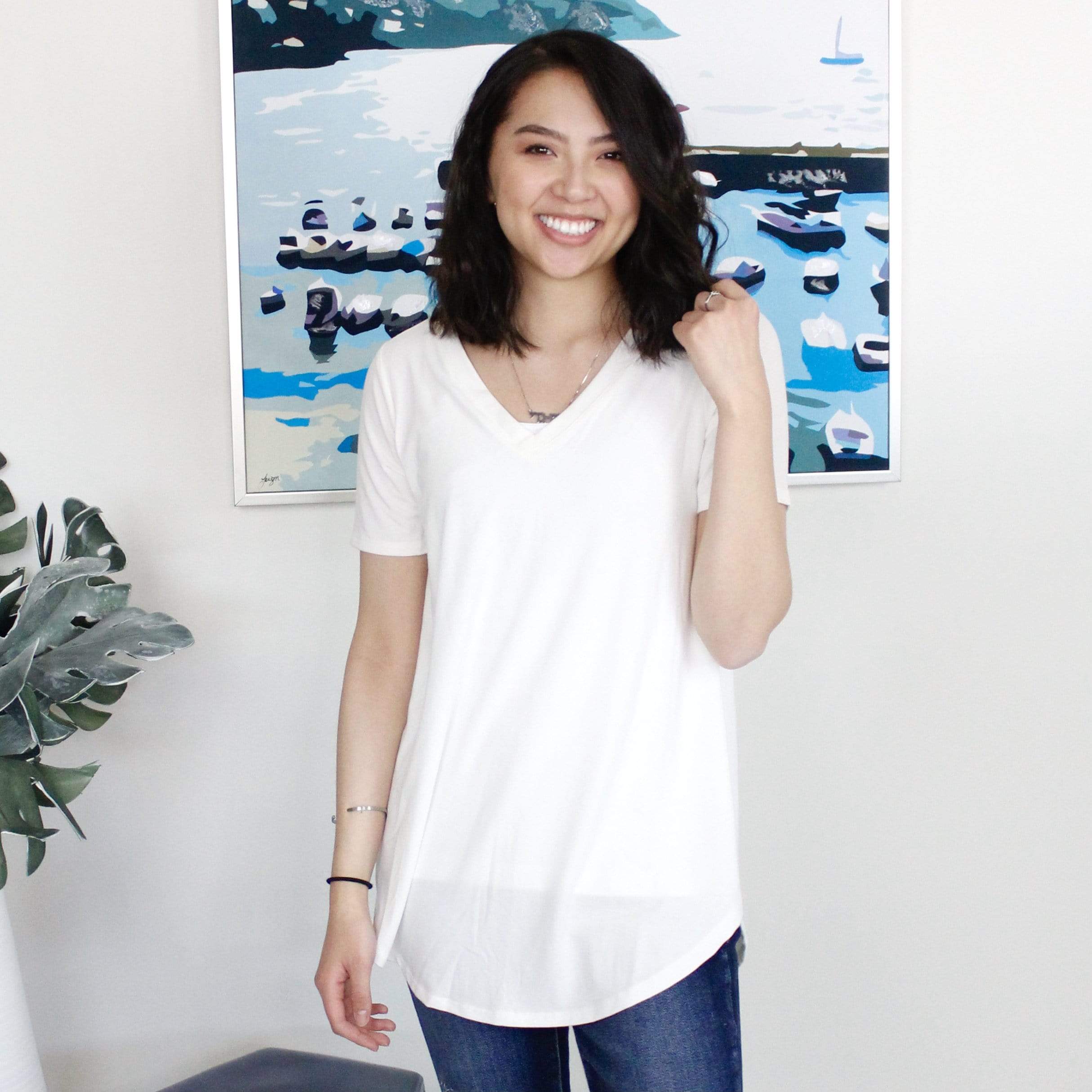 Basic Vneck Round Hem Short Sleeve Top