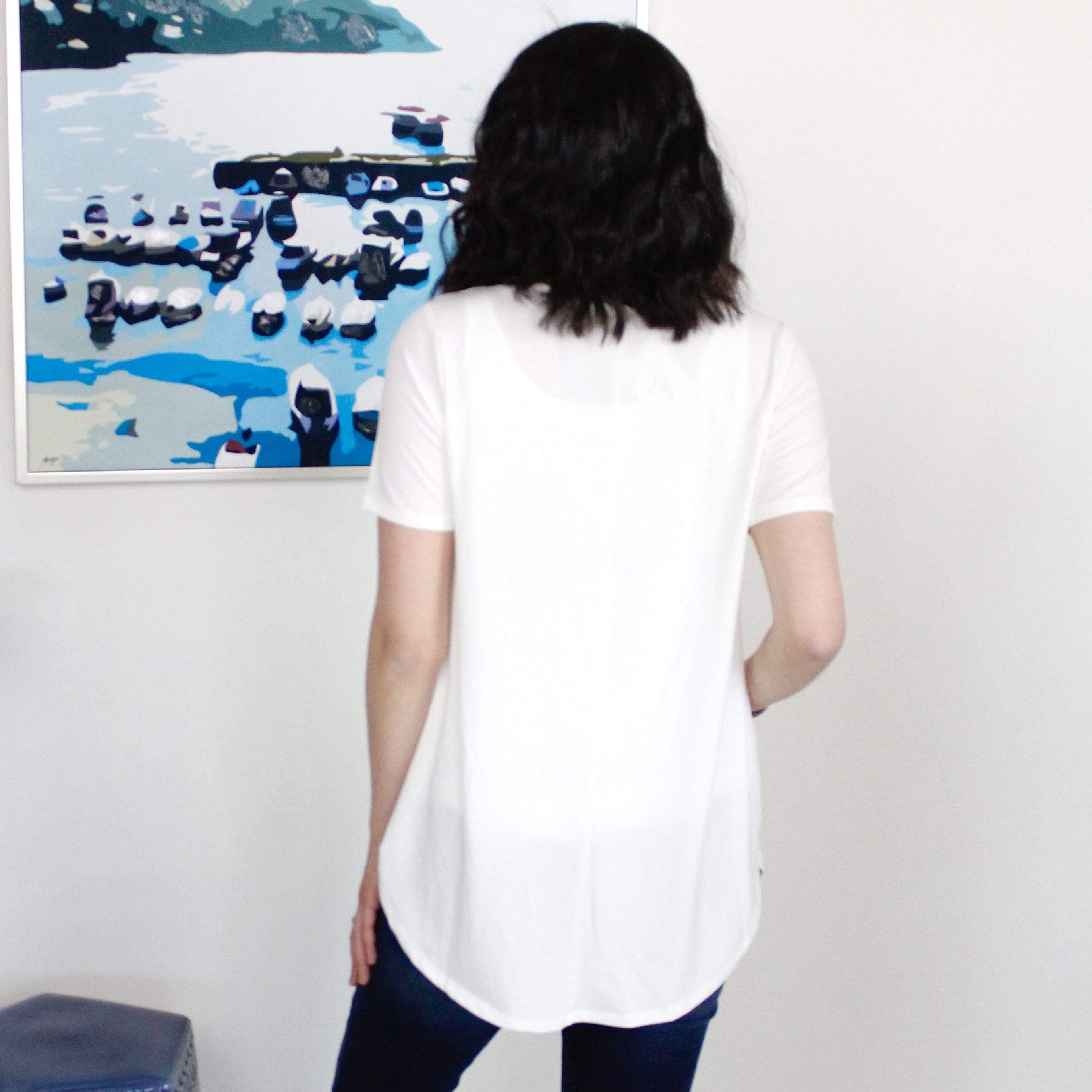 Basic Vneck Round Hem Short Sleeve Top