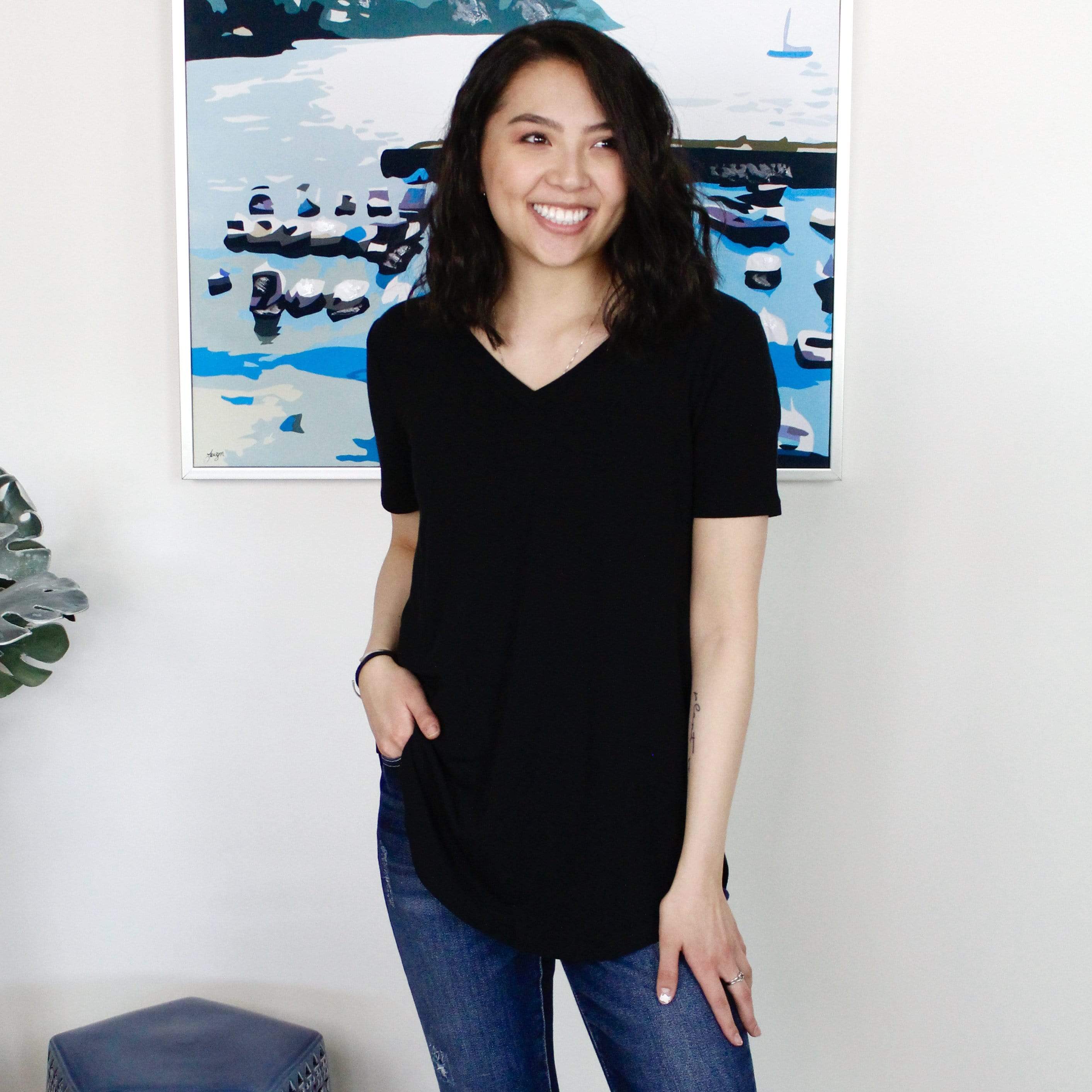 Basic Vneck Round Hem Short Sleeve Top