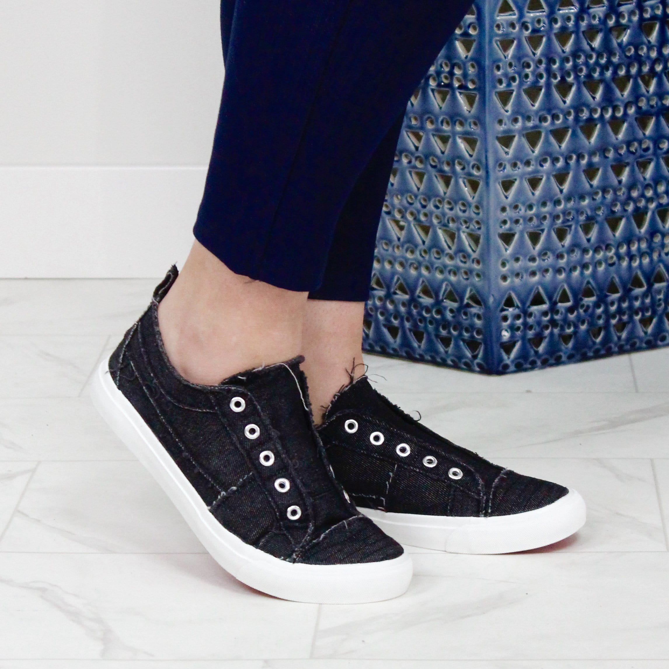 Babalu Black Sneakers