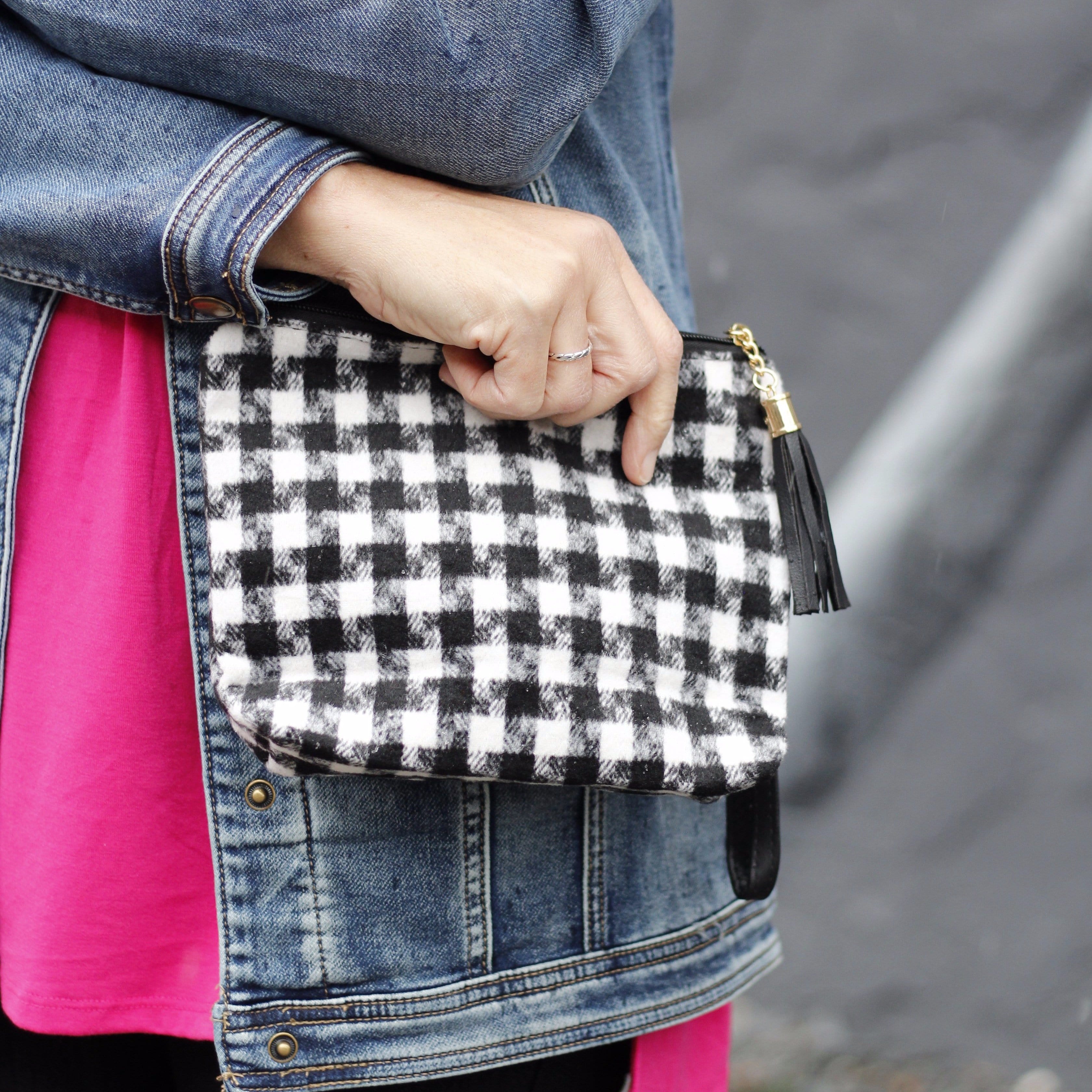 Houndstooth Wristlet Pouch Bag