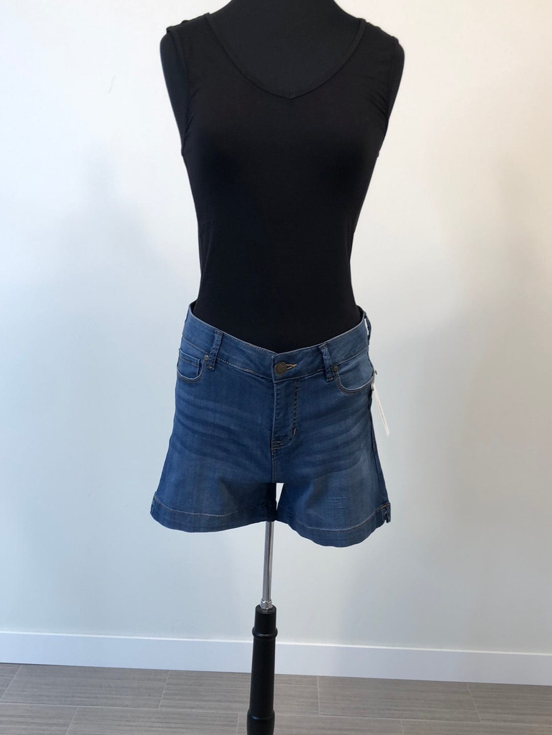 Denim Mid Rise Goddess Shorts