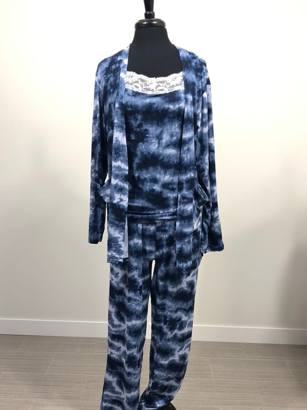 Blue Clouds Leopard Sleepwear Set/3